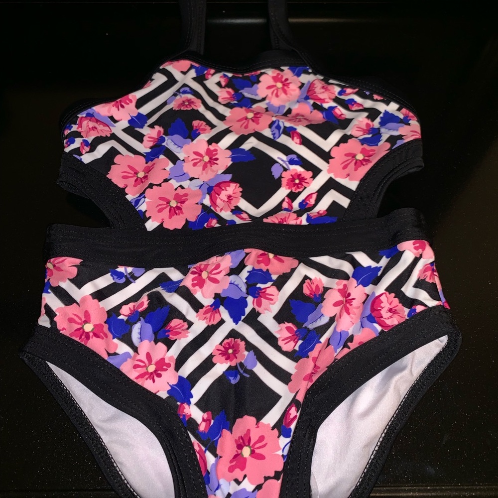 One piece flower swimsuit